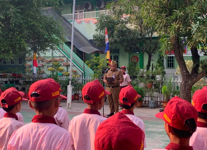 Camat Pasar Kemis Jadi Pembina Upacara di Latanza Cendikia, Sampaikan Pesan Disiplin dan Anti-Tawuran