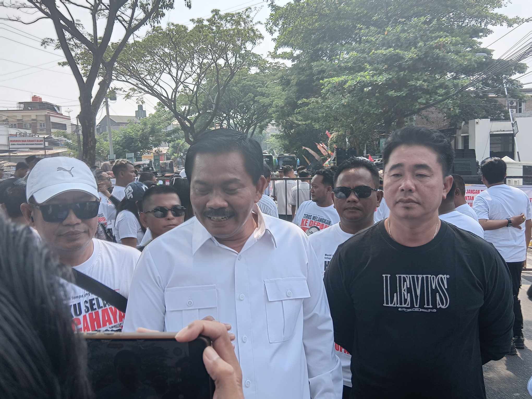 Gelombang Solidaritas untuk Sudewo! 1.200 Massa Hadir di Sidang Pledoi