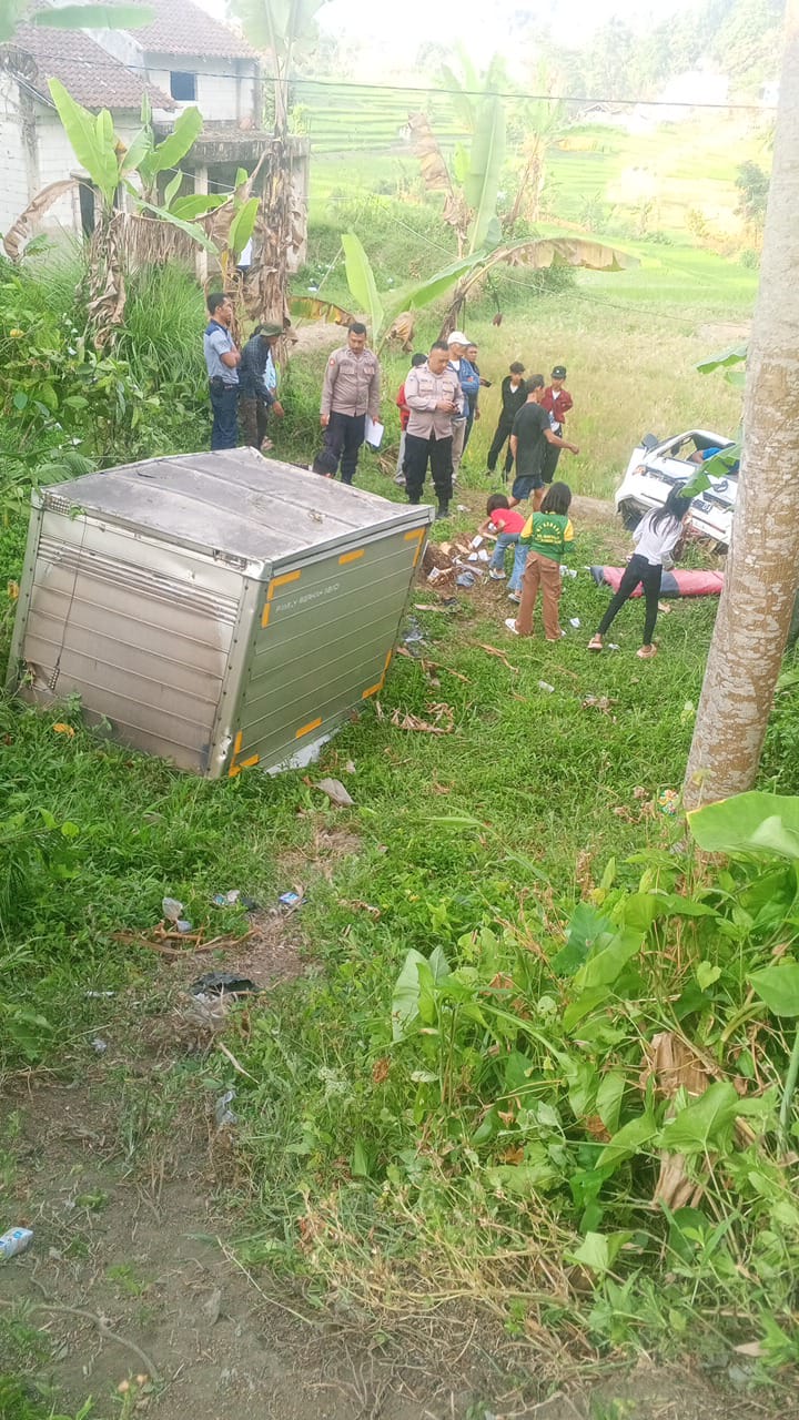Mobil Boks SPPG Kecelakaan di Kampung Tajim, Polisi Selidiki Penyebabnya