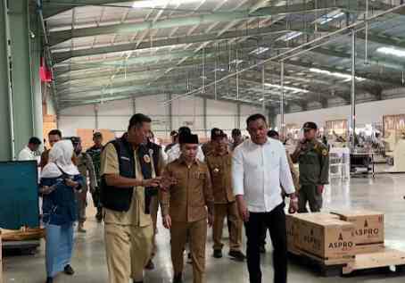 Bupati Gus Barra Tinjau Pabrik Rokok Linting