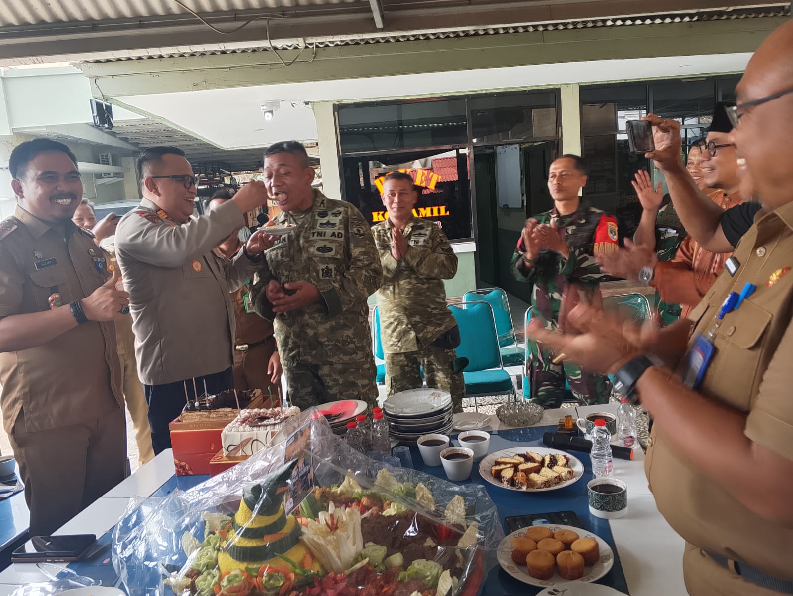 Tak Sekadar Seremoni, HUT TNI ke-81 Jadi Momentum Perkuat Soliditas TNI-Polri di Pasar Kemis